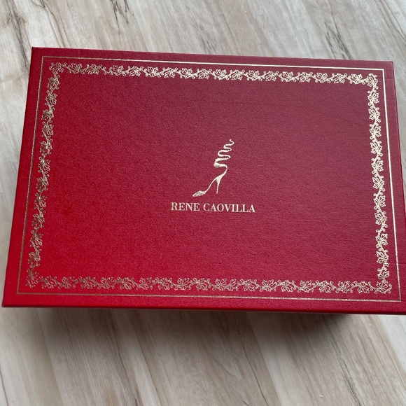 Signature René Caovilla sparkle and craftsmanship - Picture 2 of 5